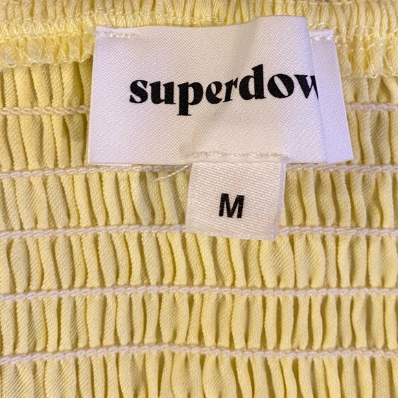 Adorable crop top by Superdown - Picture 6 of 6